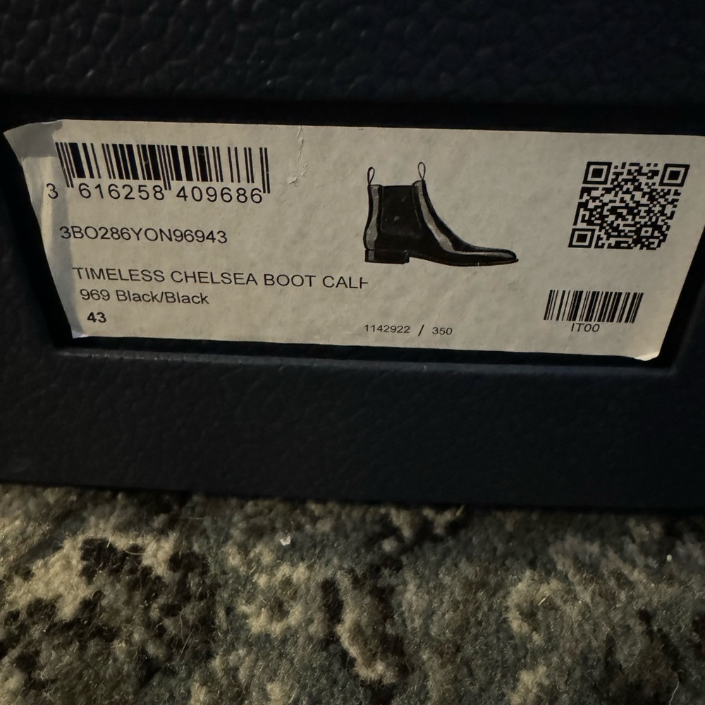 Dior Timeless Chelsea Boots - Picture 2 of 14